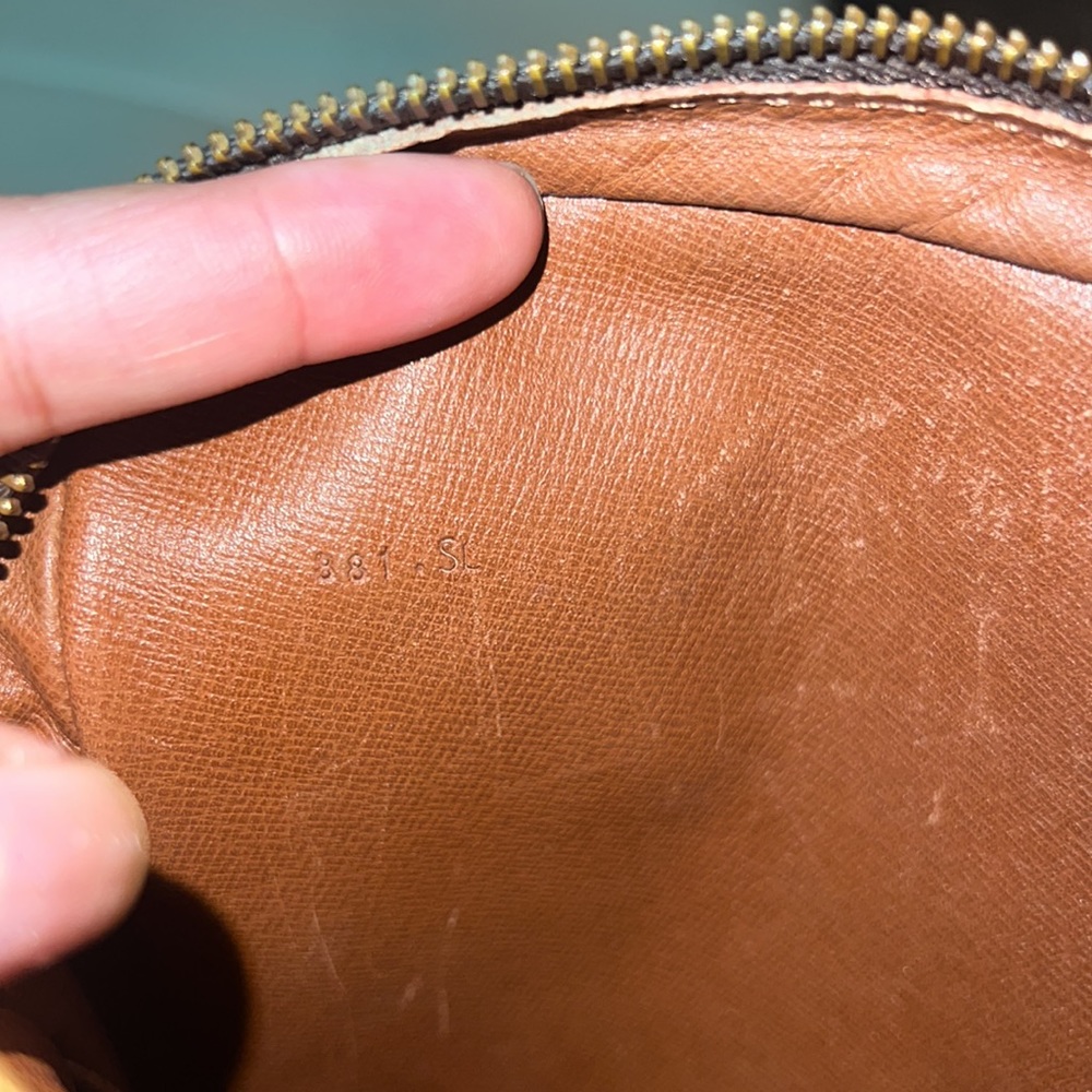 Authentic Louis Vuitton amazon - Picture 12 of 12